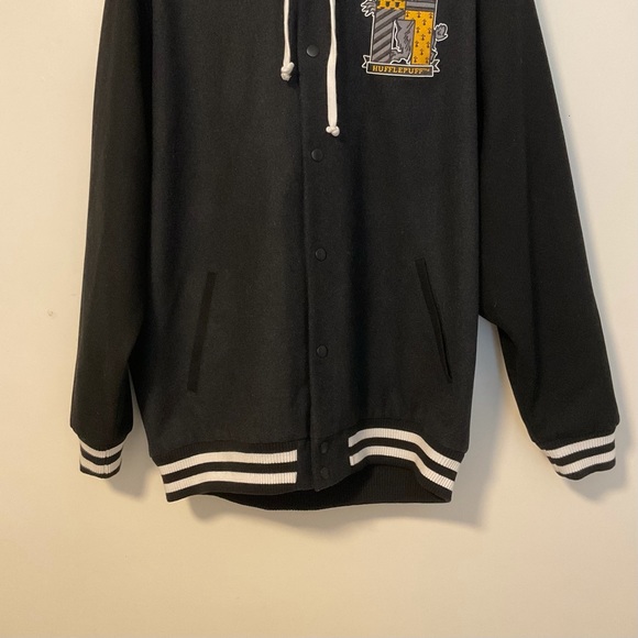 Harry Potter Hufflepuff Logo Hooded Varsity Wool Blend Jacket - Picture 3 of 12